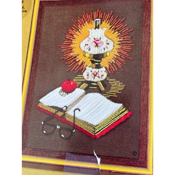 Vintage 1970s Jiffy Stitchery Crewel Embroidery Kit Reading By Lamplight - Picture 3 of 6